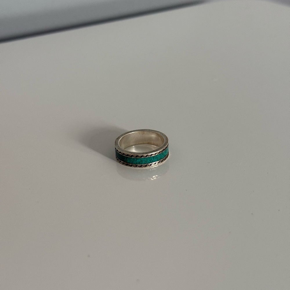 Gucci Silver and Green Jewelry Ring - Picture 3 of 4